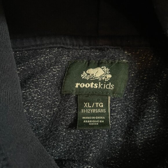 Boys Roots Sweater + Name Brand T-Shirts - Picture 2 of 8